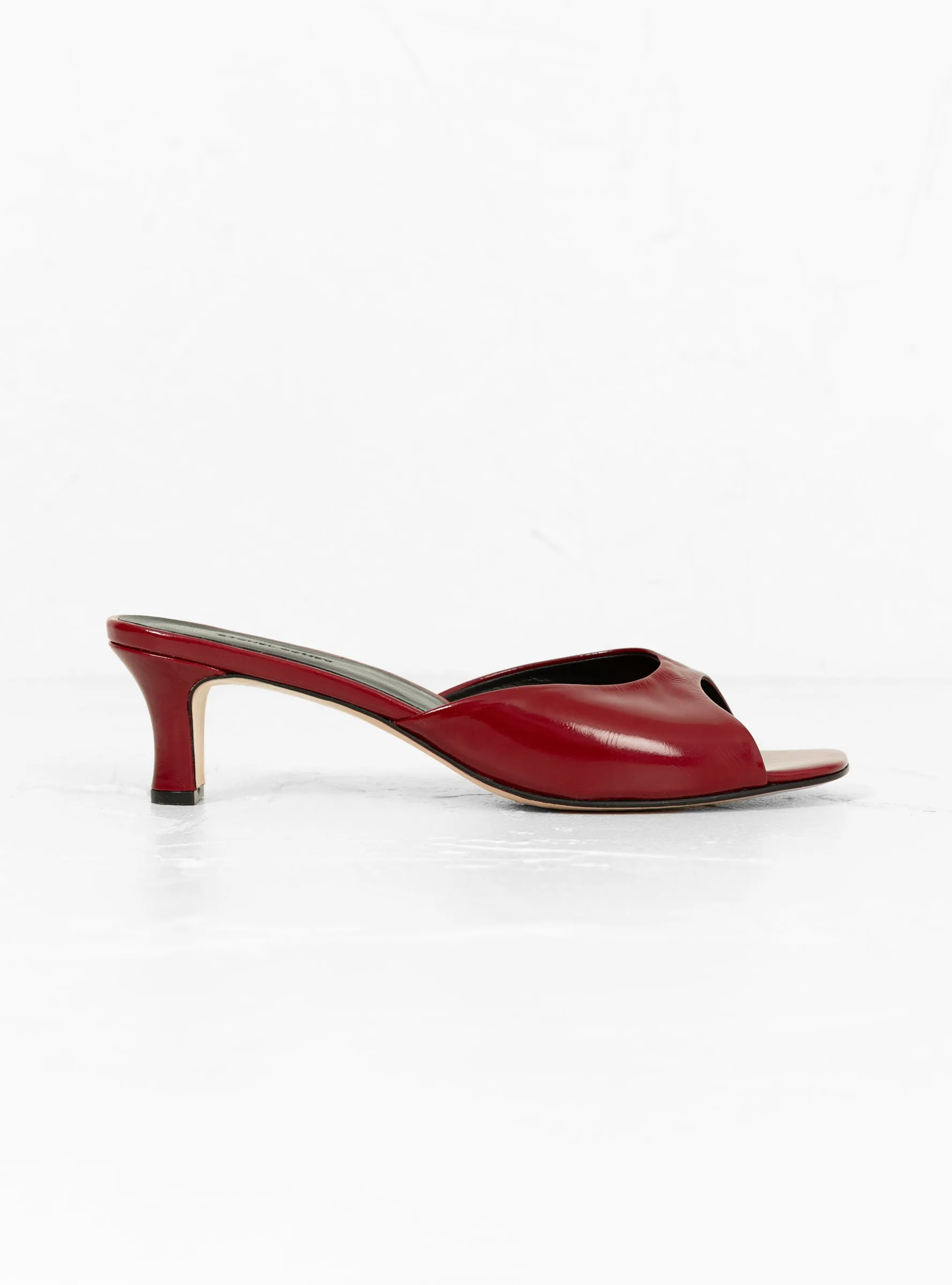 Taro Heel Scarlet